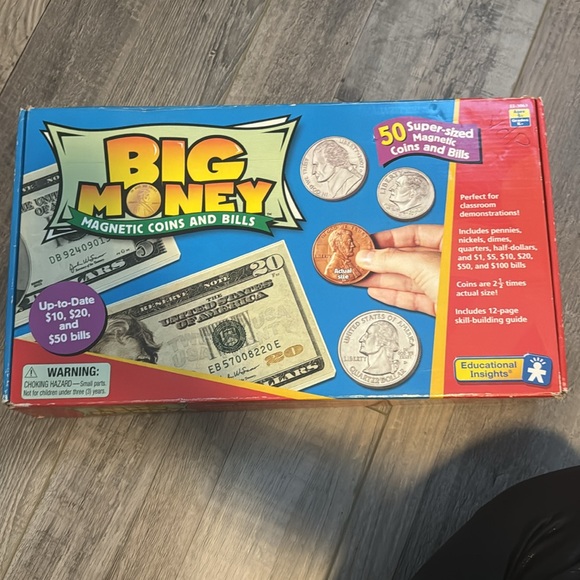 Big money, magnetic coins, and bills - Picture 5 of 9